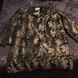 Lady suit from the lew magram collection size 24w